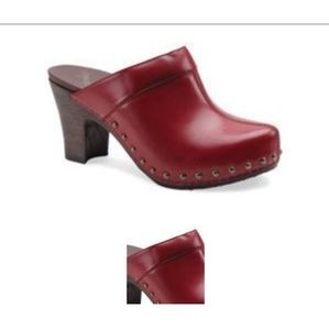 DANSKO WOMENS RAE RED FULL GRAIN LEA CLOG
